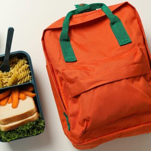 A healthy lunch and lunch tote